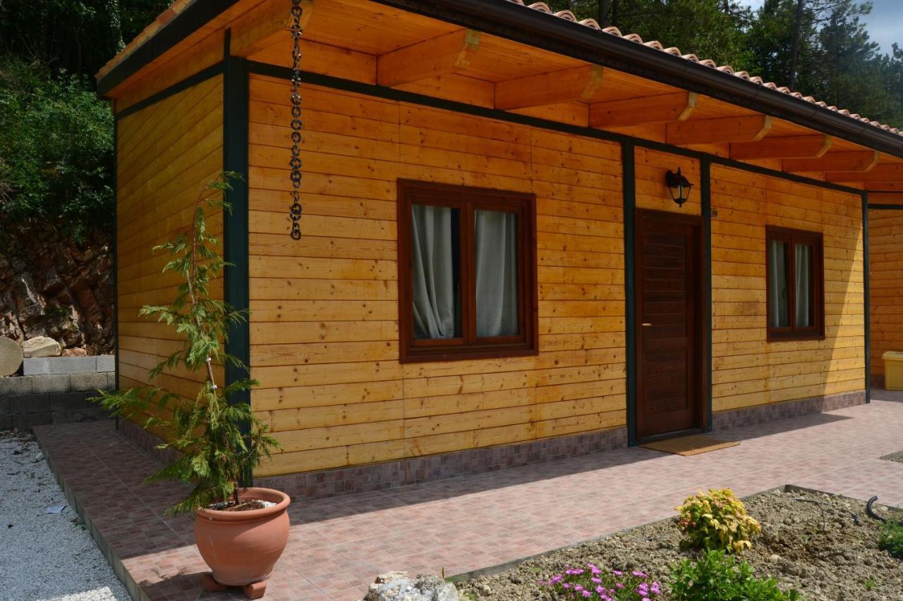 Hotel Pineta Ristorante Country House In Fabriano Campodonico  Bilik gambar