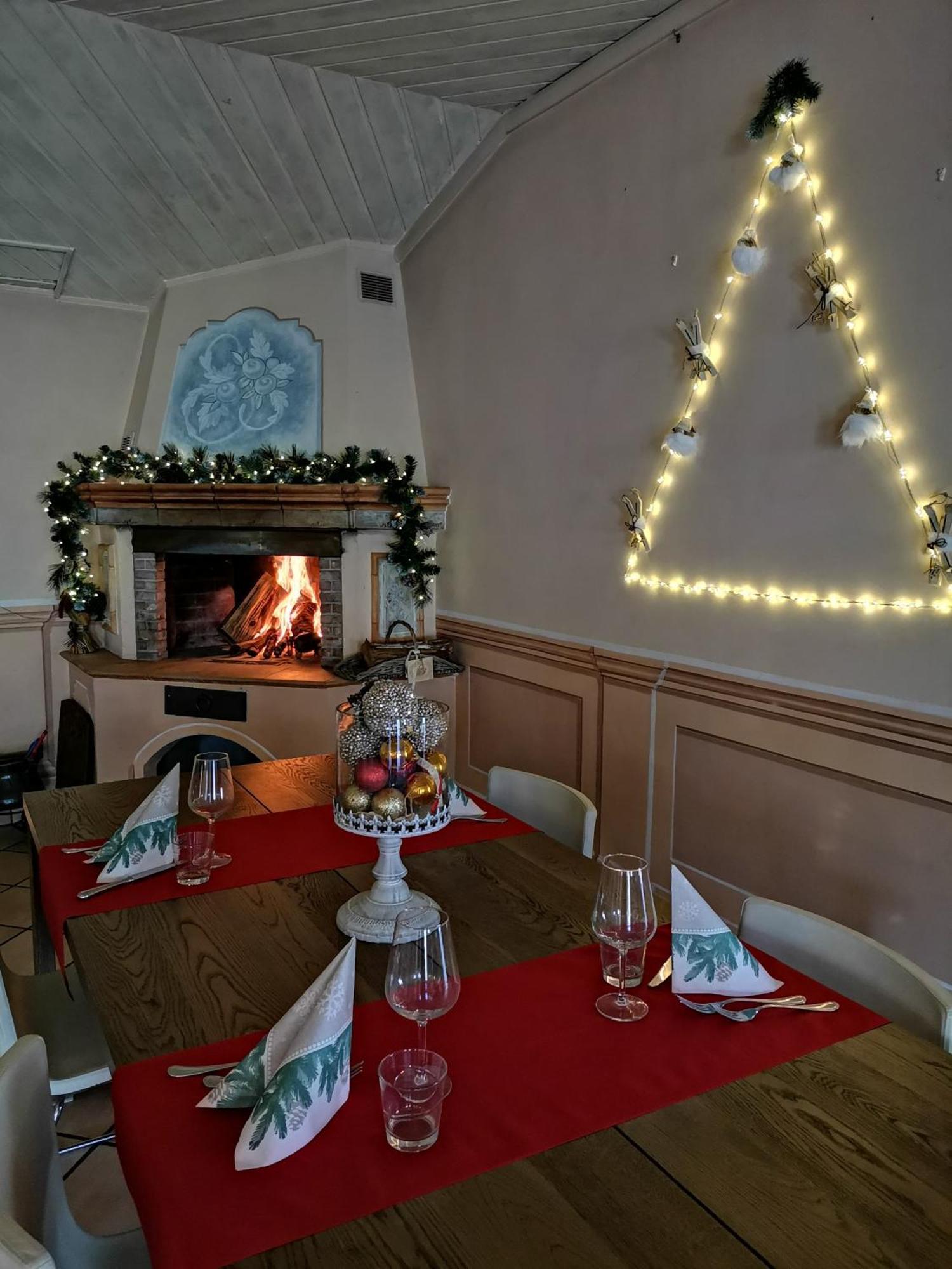 Hotel Pineta Ristorante Country House In Fabriano Campodonico  Luaran gambar