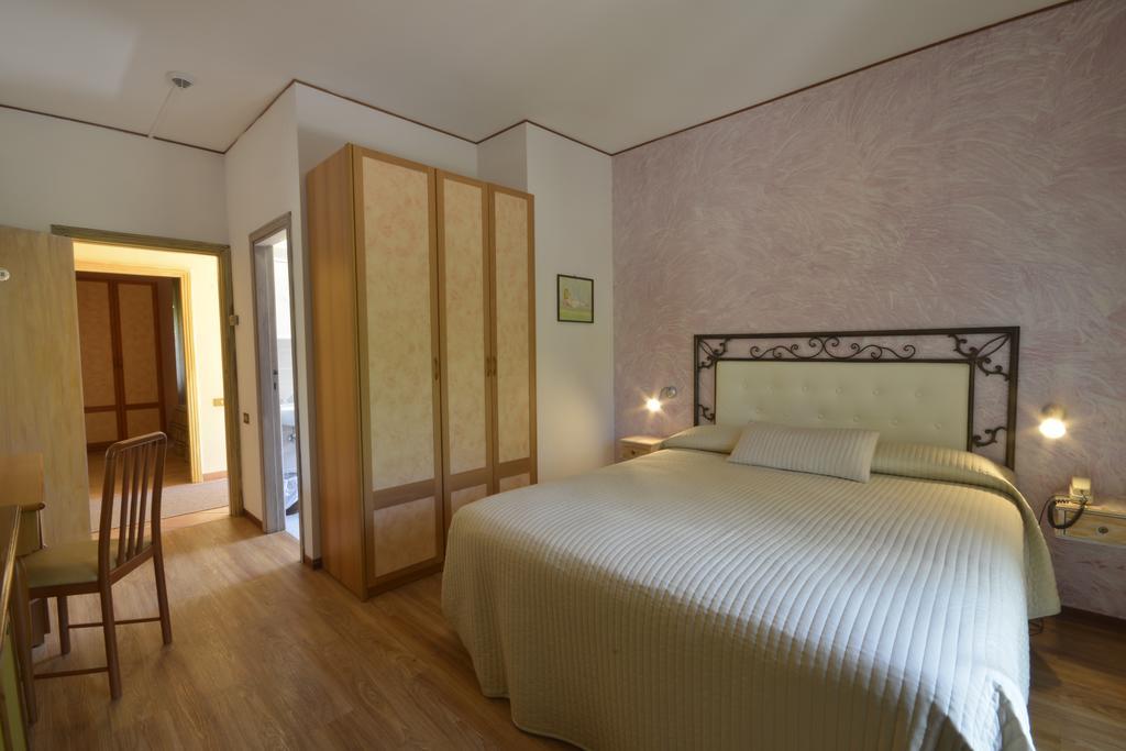 Hotel Pineta Ristorante Country House In Fabriano Campodonico  Luaran gambar