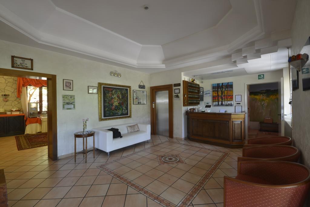 Hotel Pineta Ristorante Country House In Fabriano Campodonico  Luaran gambar