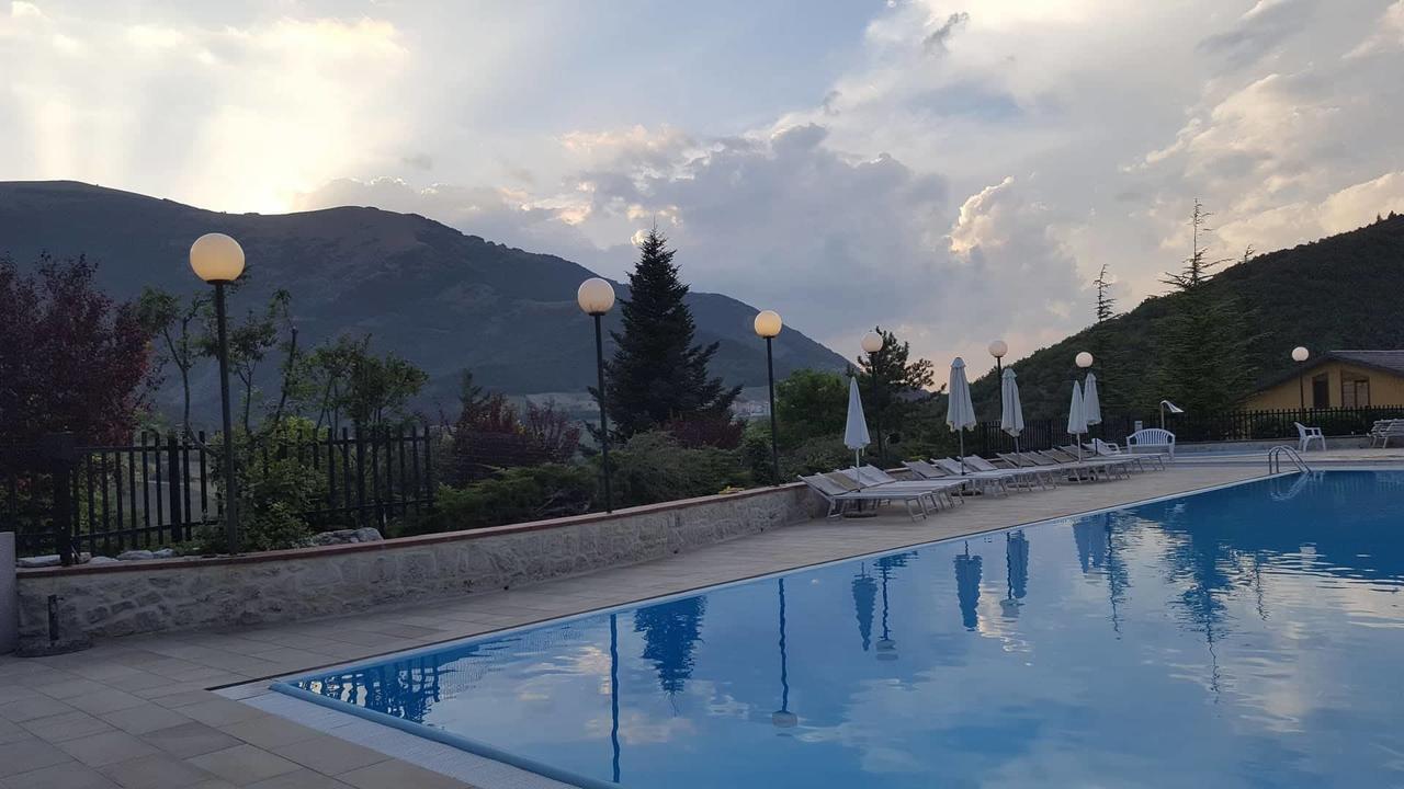 Hotel Pineta Ristorante Country House In Fabriano Campodonico  Luaran gambar